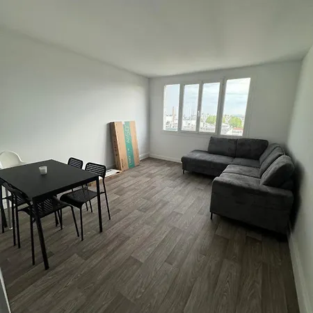 Апартаменты Spacieux A 15min De Paris - Free Parking - Free Wifi *