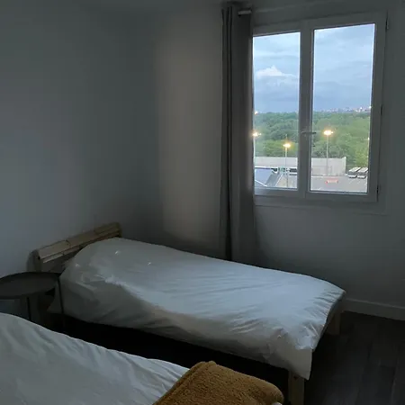 Spacieux A 15min De Paris - Free Parking - Free Wifi